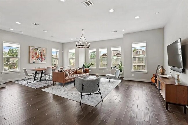Foto del edificio - 2417 Rutland St