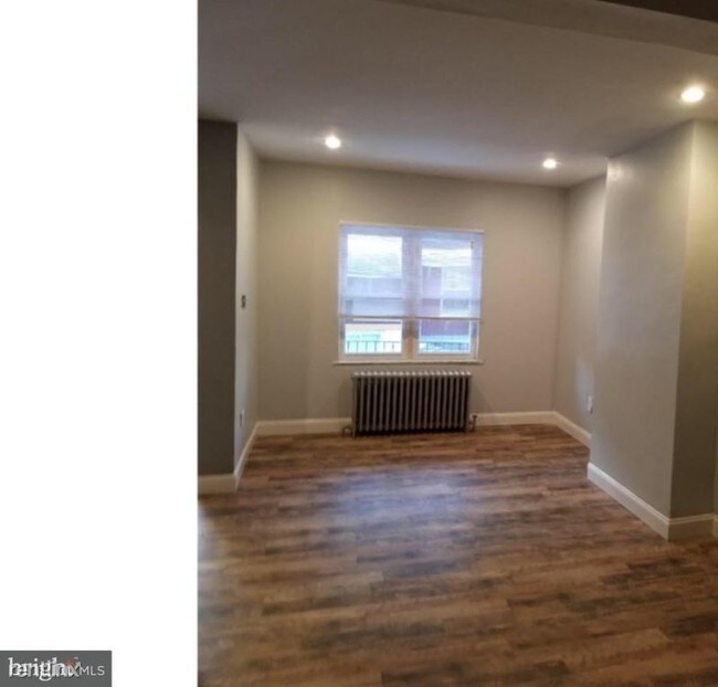 Building Photo - 3 br, 1 bath House - 6404 Carlton St