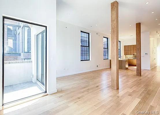 Building Photo - 541 Leonard St