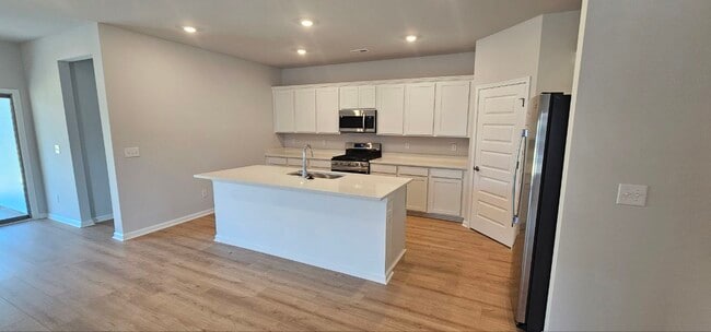 Building Photo - 204 Fenwick Pl