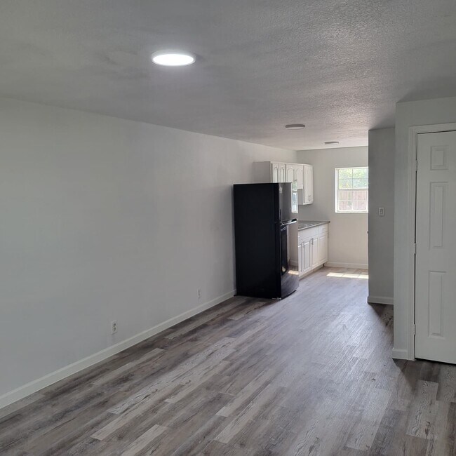 Foto del edificio - 4525 Weaver Rd
