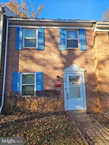 Building Photo - 726 Olde Greenwich Cir