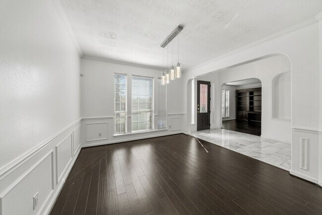 Foto del edificio - 1922 Lake Grayson Dr