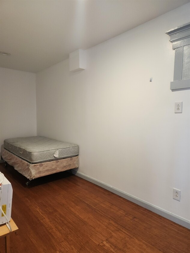 Building Photo - 39 Terhune Ave