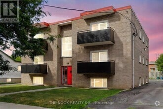 Building Photo - 106-106 Cromwell Ave