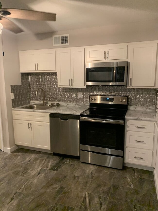 Building Photo - Arnold 1 bedroom pet friendly with shared ...