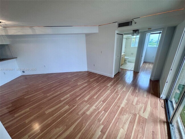 Foto del edificio - 102 SW 6th Ave