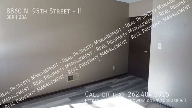Building Photo - Updated 3 bedroom Condo!