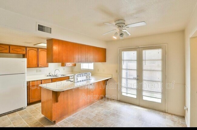 Foto del edificio - 243 E Vine Cir