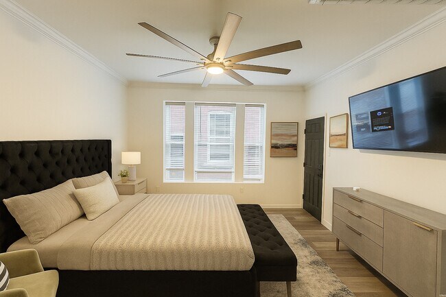 Photo - 4511 Red Bud Ave Apartment