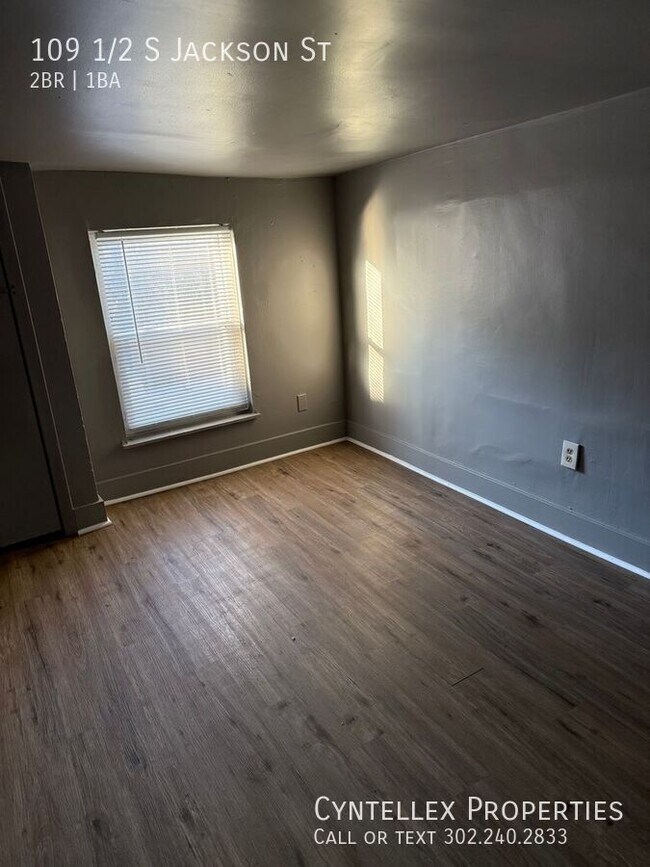 Foto del edificio - 109 1/2 S Jackson St-