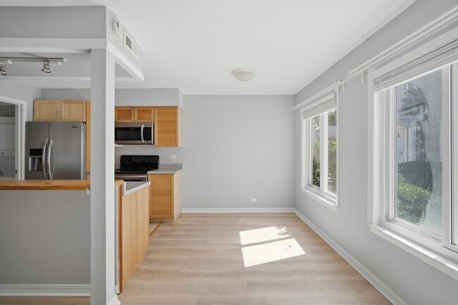Foto del edificio - 1180 Cove Dr