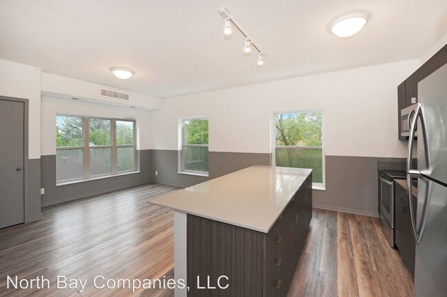 Foto del edificio - 617 10th Ave SE