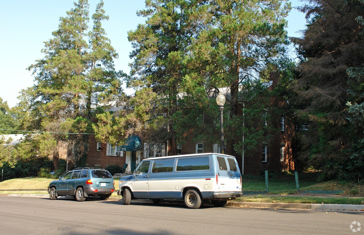 Foto del edificio - Burton House