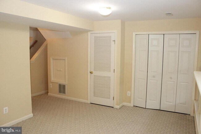 Building Photo - 2555 Chase Wellesley Dr