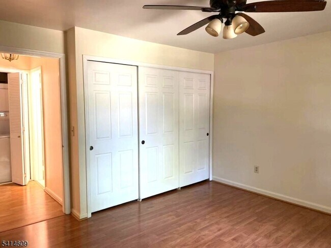 Foto del edificio - 123 Smithfield Ct