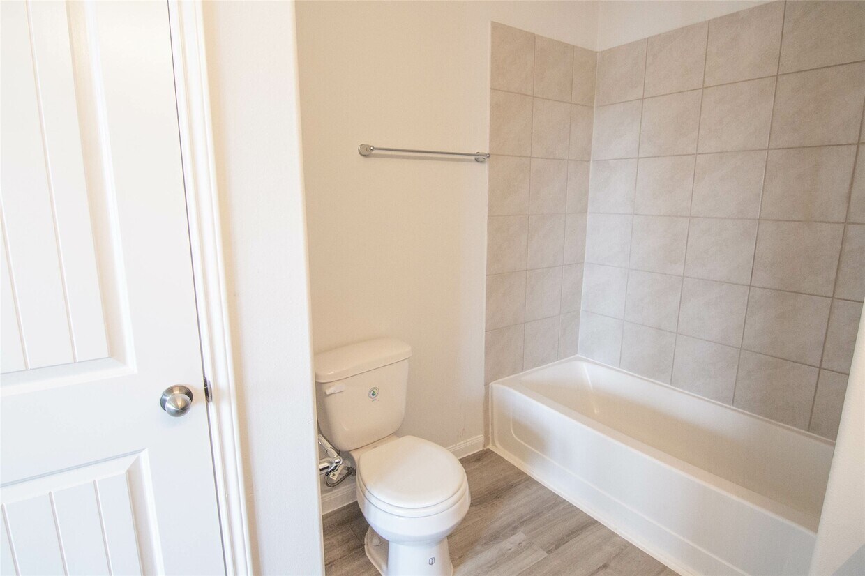 Building Photo - 5702 Adelaide River Dr