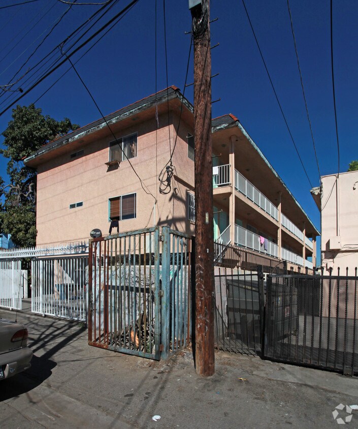 Building Photo - 854 E Adams Blvd
