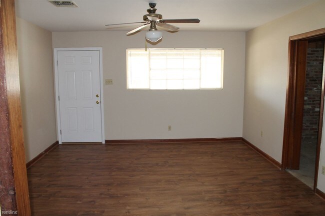 Building Photo - 4 br, 2 bath House - 4941 Country Club Ct