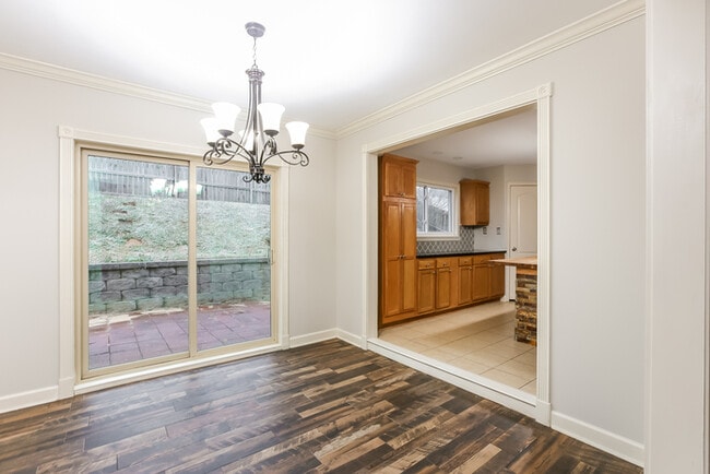 Foto del edificio - 2995 Wild Berry Dr