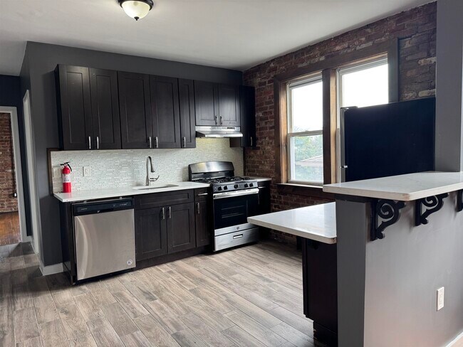 Foto del edificio - 7880-80 Carmer Ave