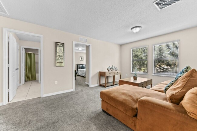 Building Photo - 1174 Cypress Pointe Blvd