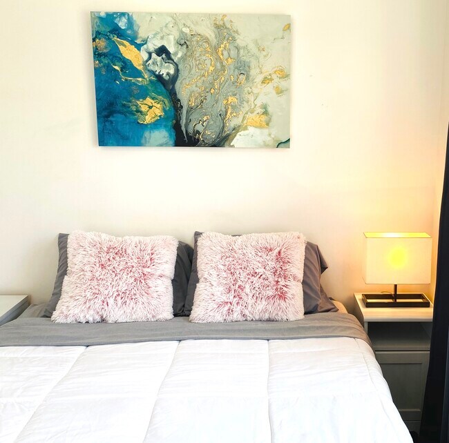 Building Photo - 33 N 3rd St