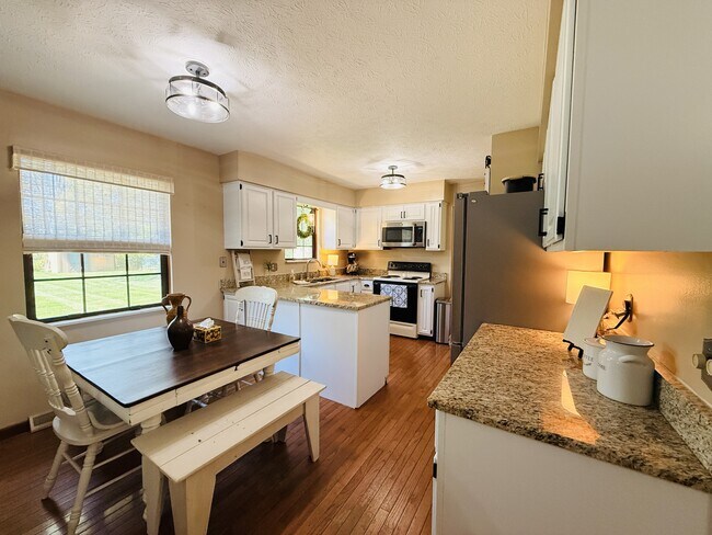 Foto del edificio - 8462 Glenbrook Dr