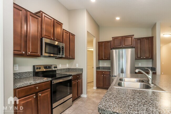 Foto del edificio - 6408 Trent Creek Dr