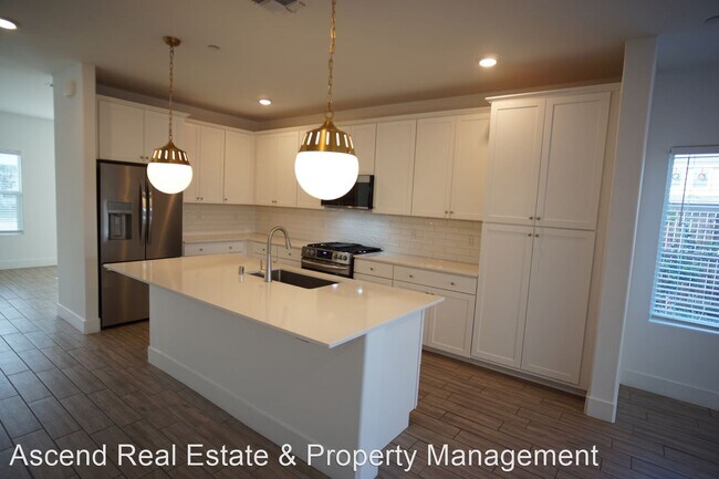 Foto del edificio - 5 br, 4 bath House - 9000 Lily Crest Way