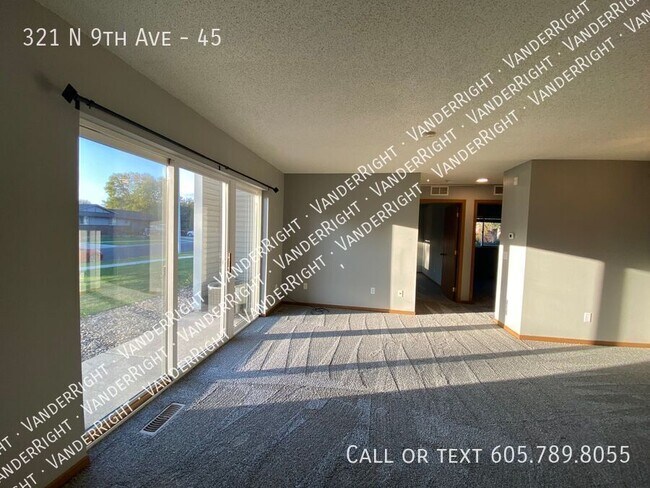 Foto del edificio - 321 9th Ave