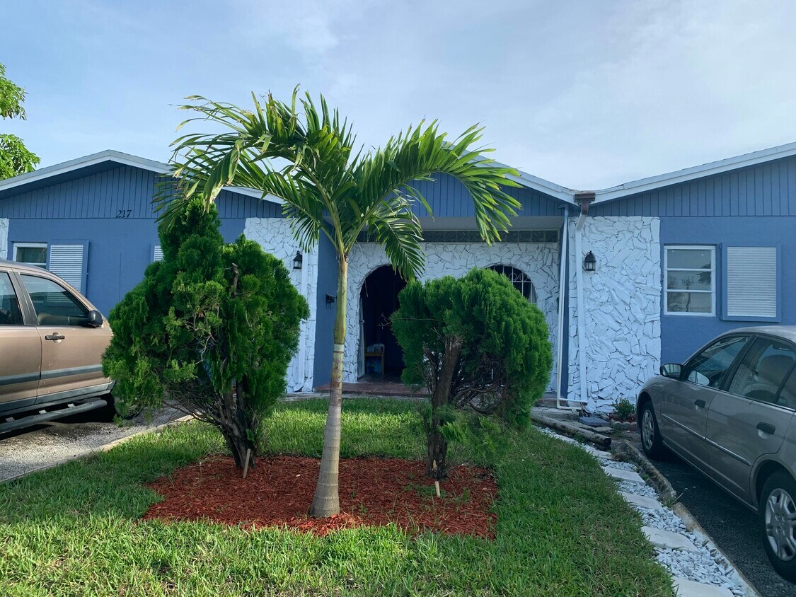 Foto principal - 215 SW 2nd Ave