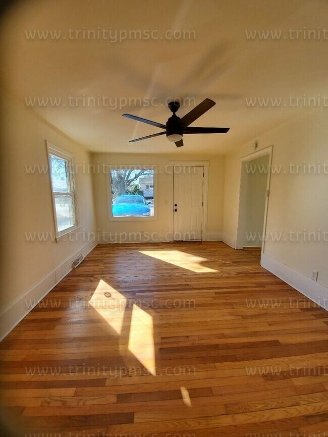 Foto del edificio - Newly refurbished home close to downtown!