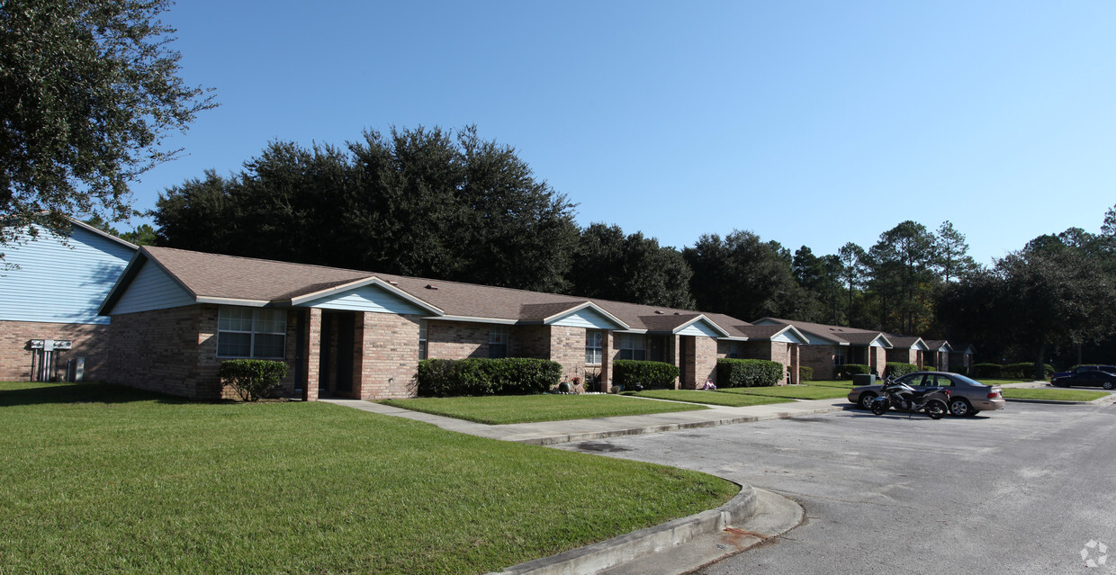 Building Photo - Middleburg Bluffs Apartment