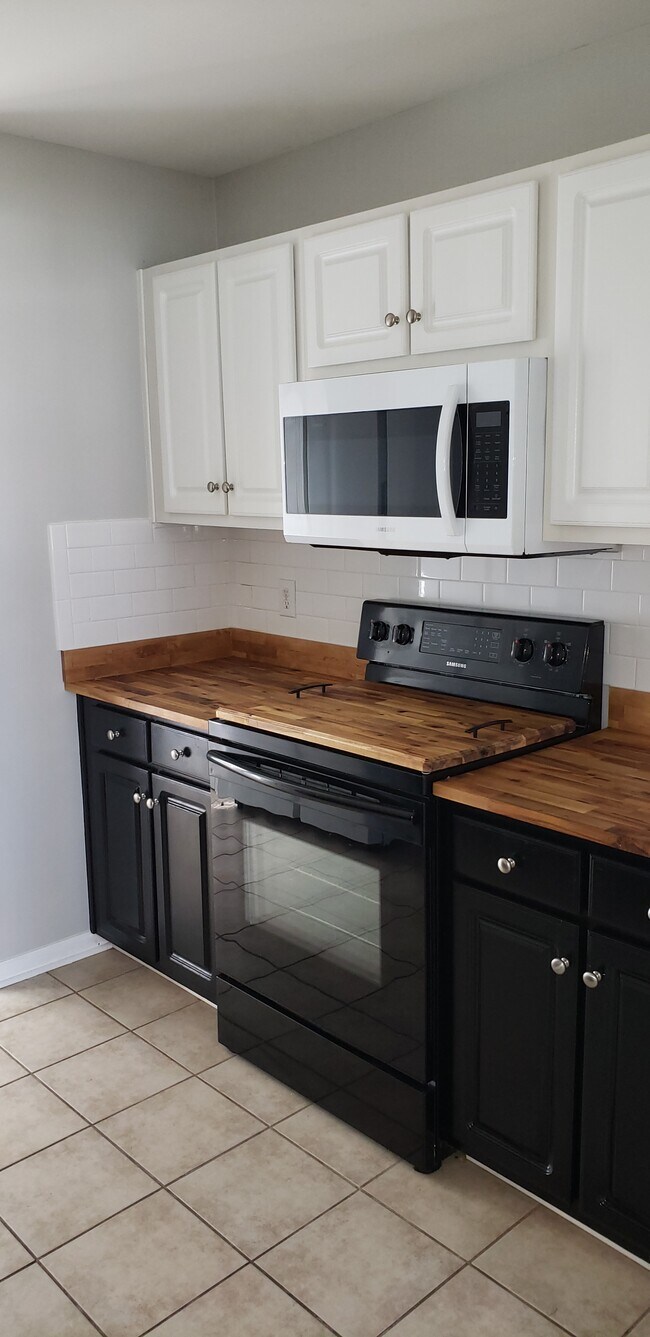 Foto del edificio - 804 Hitchcock Way