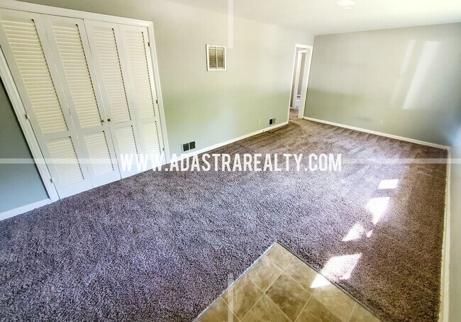 Foto del edificio - Awesome location in North Overland Park-Av...