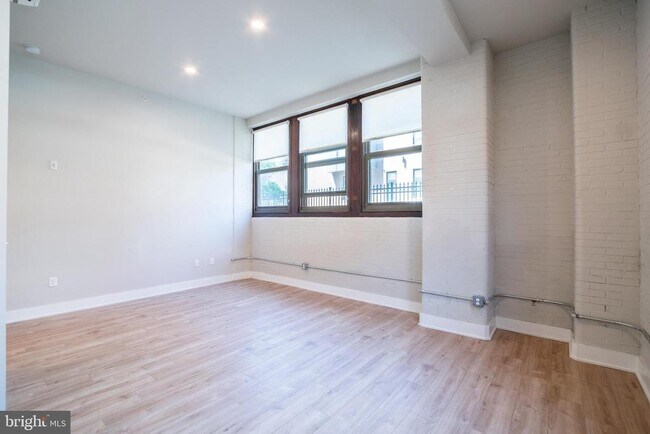 Foto del edificio - 1300 S 19th St