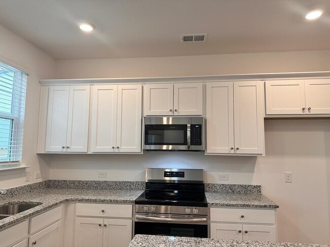 Building Photo - 214 Banner Rd