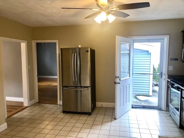 kitchen - 5 Henshaw St