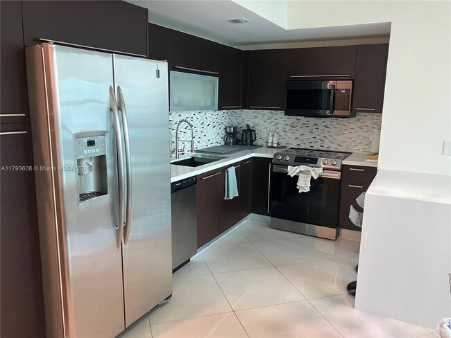 Foto del edificio - 950 Brickell Bay Dr