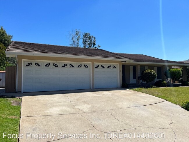 Building Photo - 3 br, 2 bath House - 1246 SHADY OAK DR.