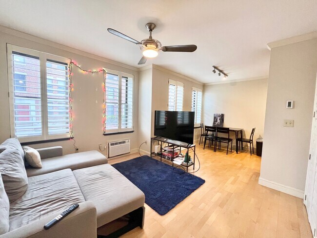 Building Photo - 1 Cypress Rd