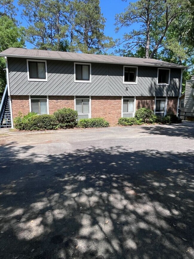 Building Photo - 3732 Donovan Dr