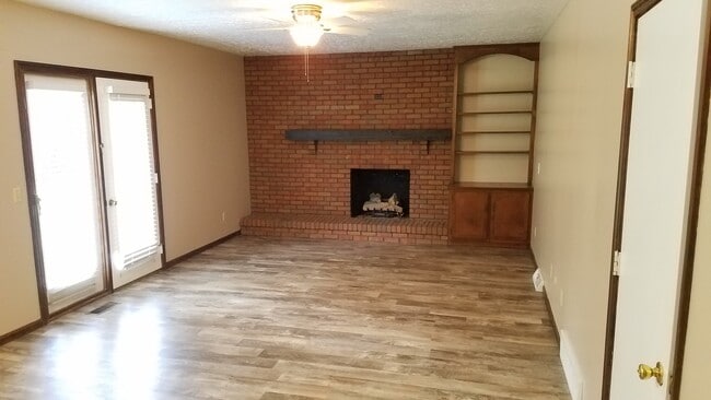 Building Photo - 6163 Island Dr NW