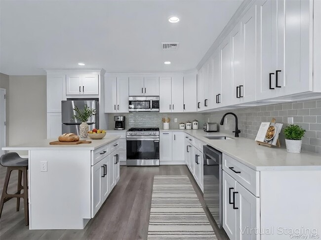 Photo - 110 School St Apartment