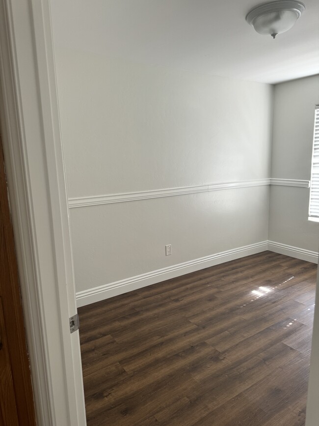Building Photo - 410 Dunkirk Ct