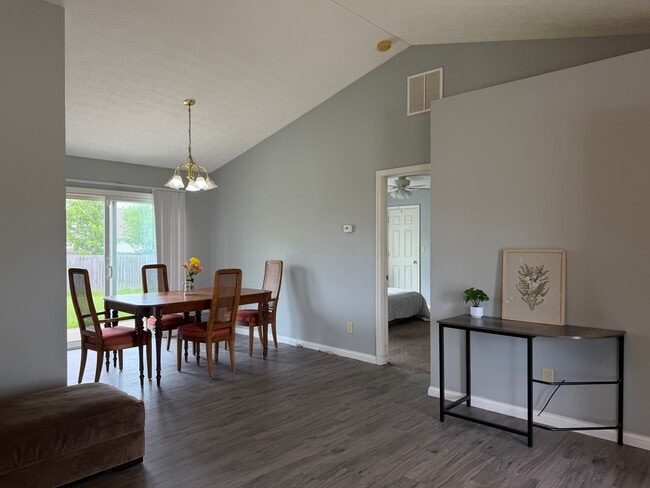 Building Photo - 1402 Crusade Dr