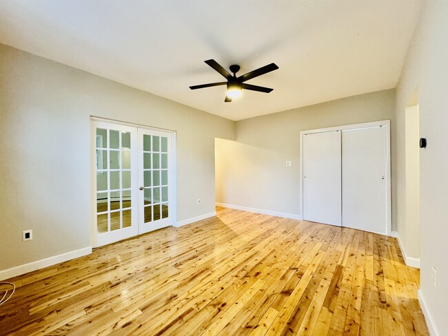 Building Photo - 11 W 44th St