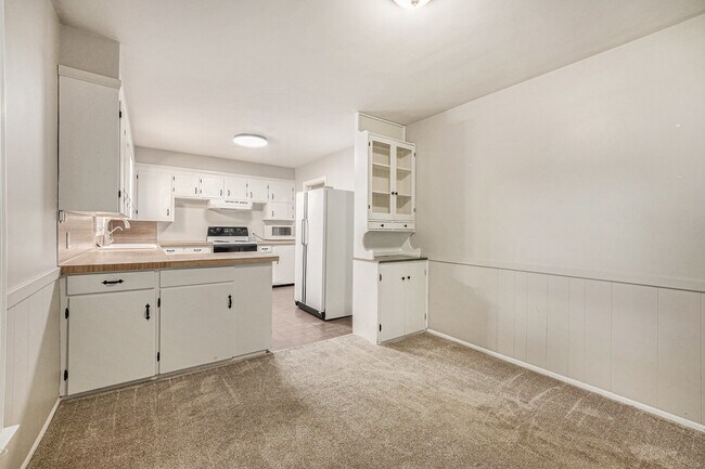 Foto del edificio - 2566 Spring Ave NE