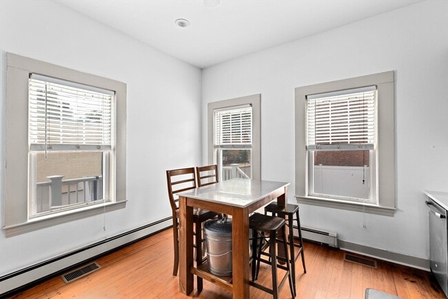 Foto del edificio - 683 E 4th St
